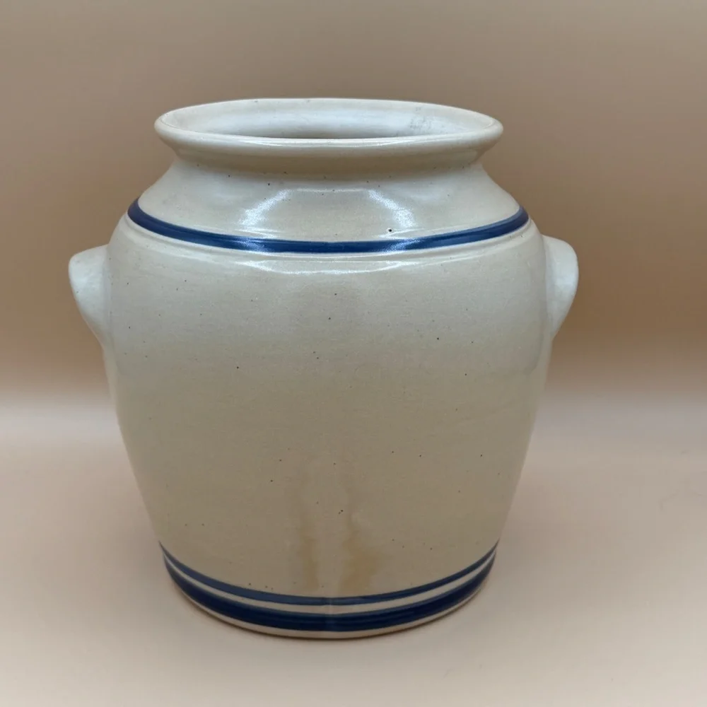 Vintage Olde Cape Cod Stoneware Ceramic Crock with Pineapple Motif 7.75”